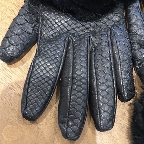 Gala Gloves - Picture 2 of 6